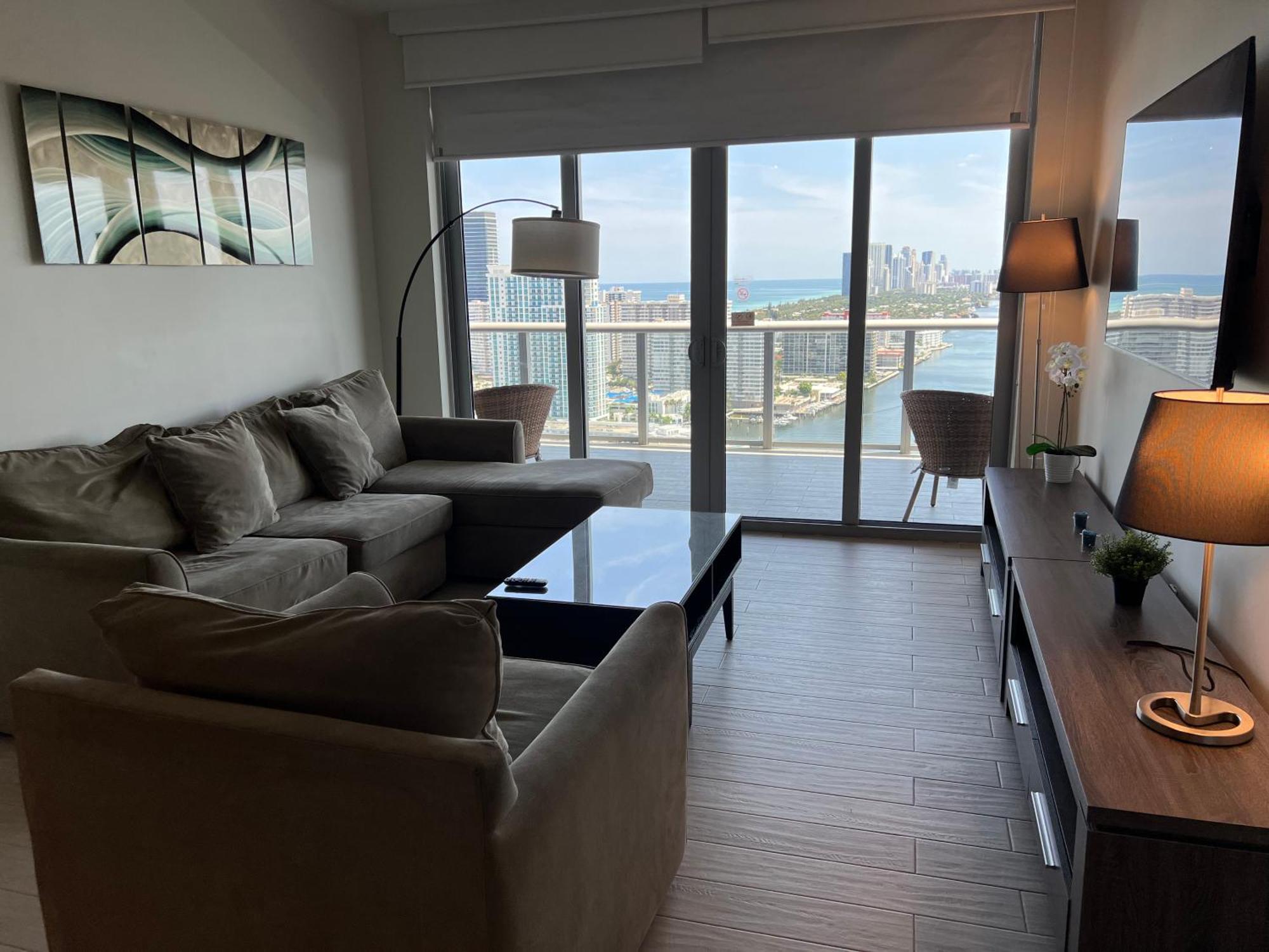Mvr Apartments At Beachwalk Resort Hallandale Beach Exterior photo