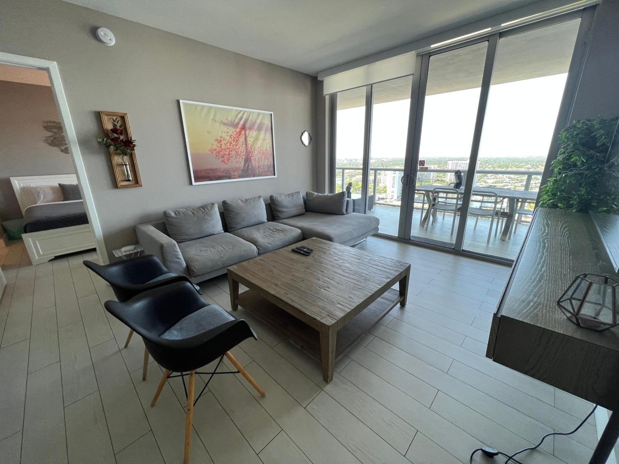 Mvr Apartments At Beachwalk Resort Hallandale Beach Exterior photo