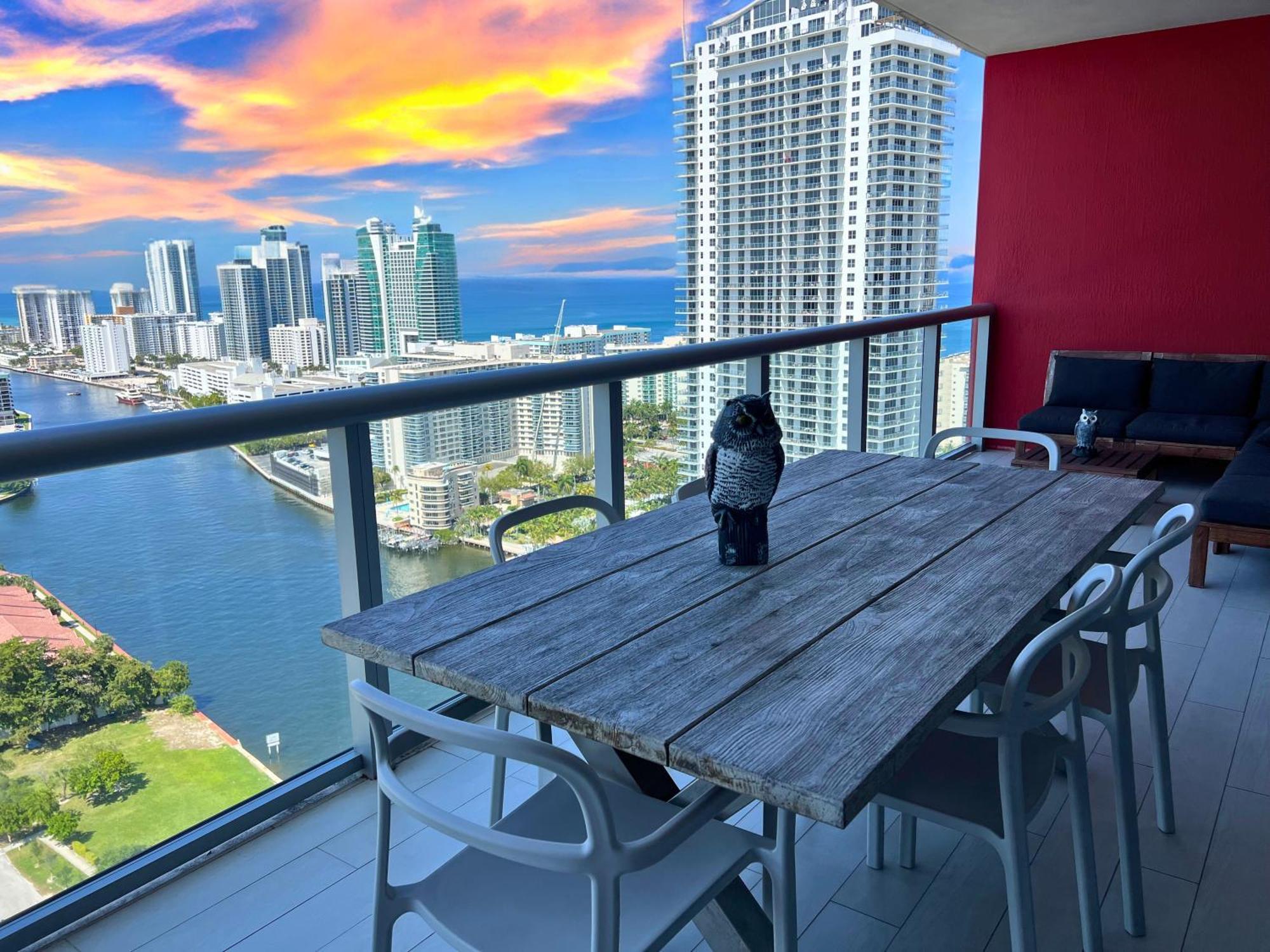 Mvr Apartments At Beachwalk Resort Hallandale Beach Exterior photo