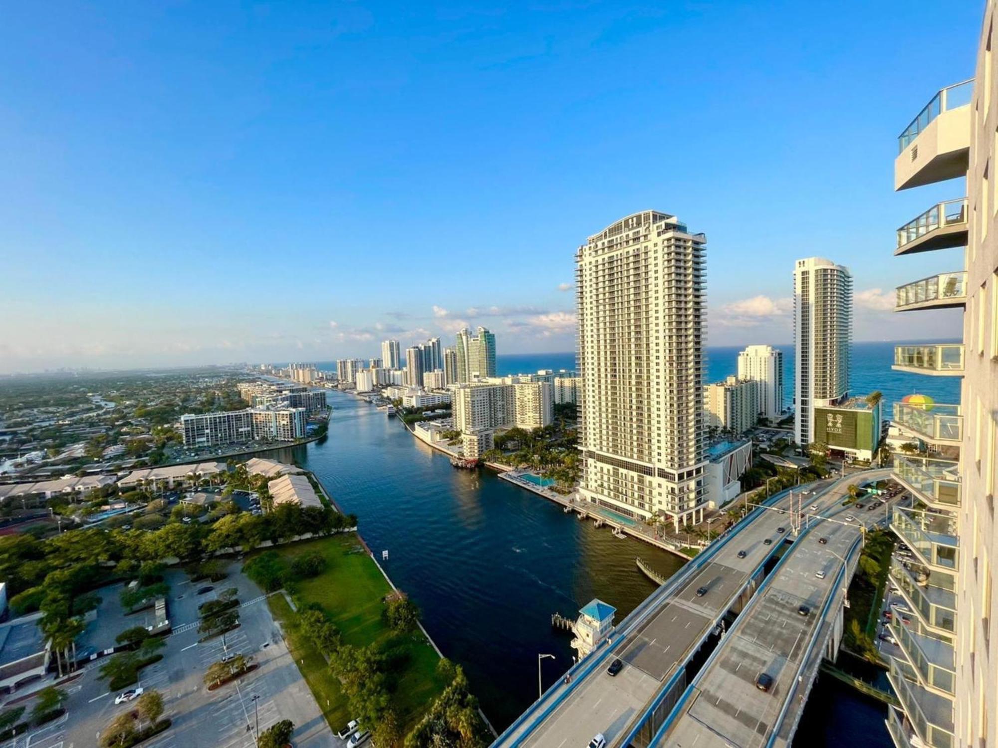Mvr Apartments At Beachwalk Resort Hallandale Beach Exterior photo