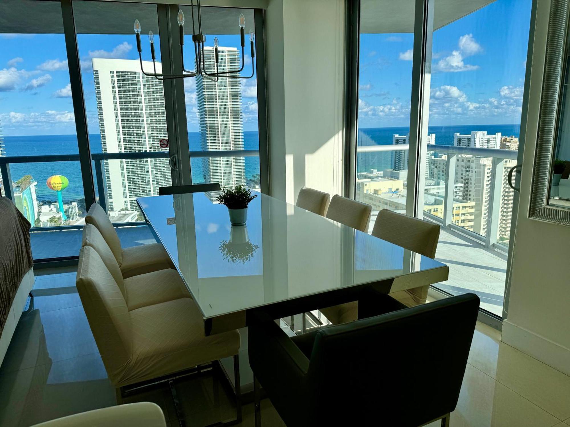 Mvr Apartments At Beachwalk Resort Hallandale Beach Exterior photo