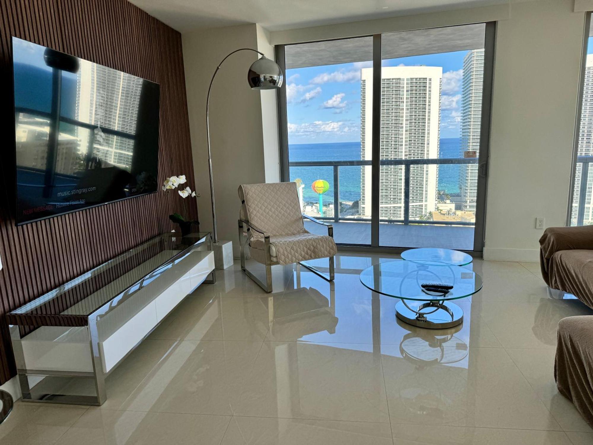 Mvr Apartments At Beachwalk Resort Hallandale Beach Exterior photo