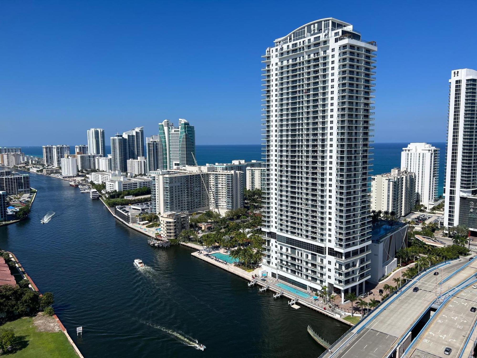 Mvr Apartments At Beachwalk Resort Hallandale Beach Exterior photo
