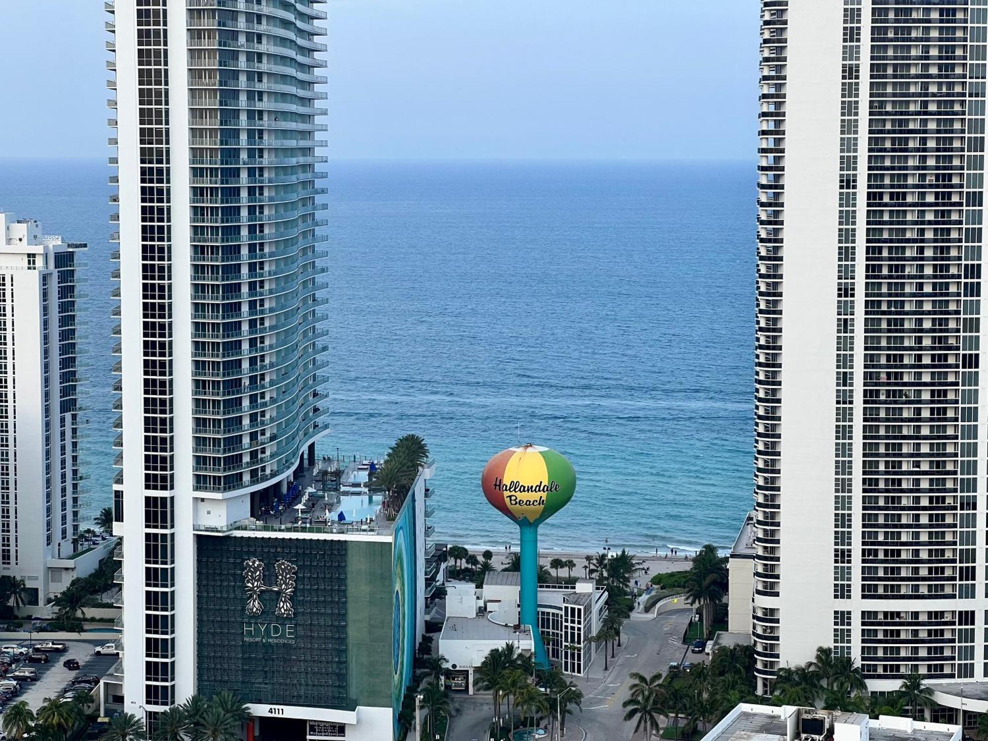 Mvr Apartments At Beachwalk Resort Hallandale Beach Exterior photo