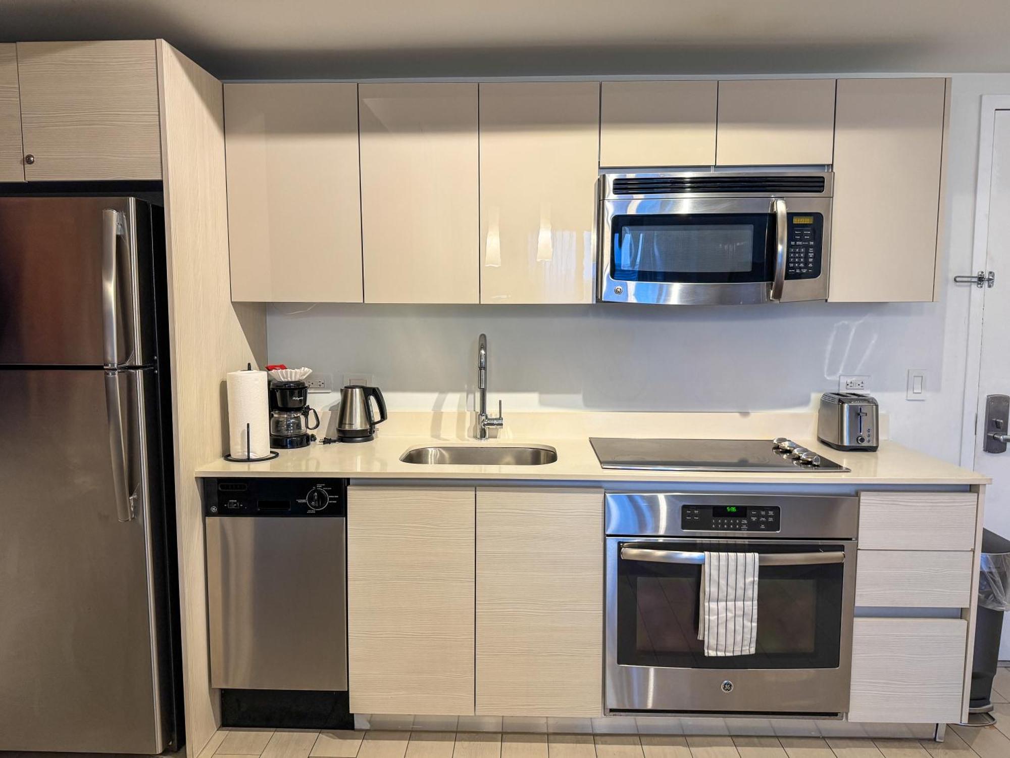 Mvr Apartments At Beachwalk Resort Hallandale Beach Exterior photo